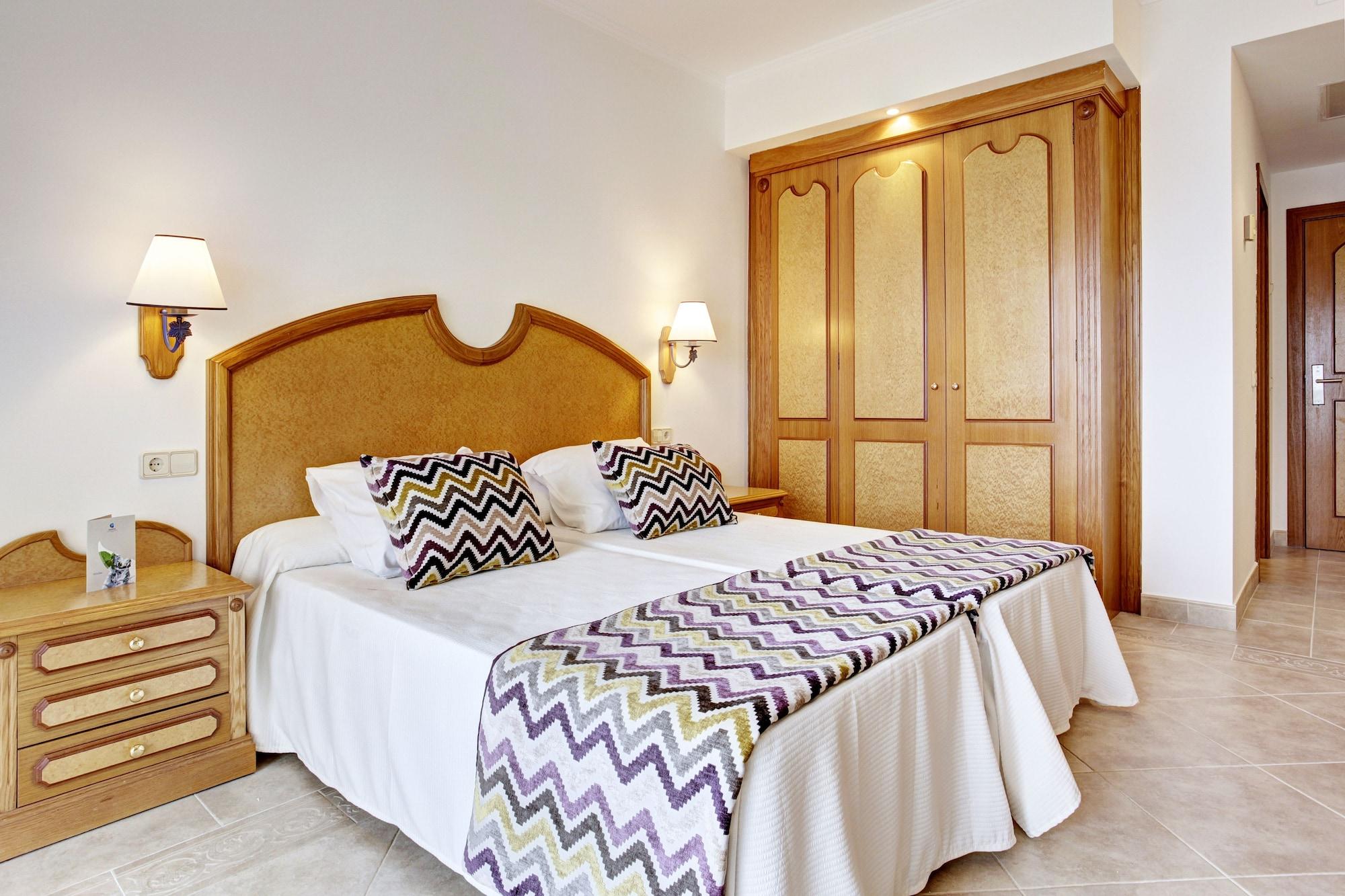 Grupotel Santa Eulària & Spa - Adults Only Santa Eularia des Riu Bagian luar foto