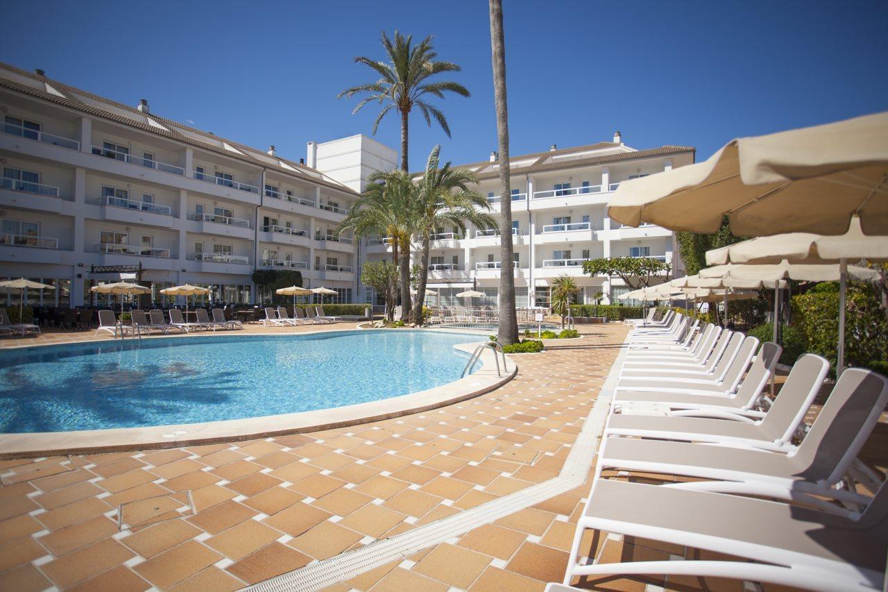 Grupotel Santa Eulària & Spa - Adults Only Santa Eularia des Riu Bagian luar foto
